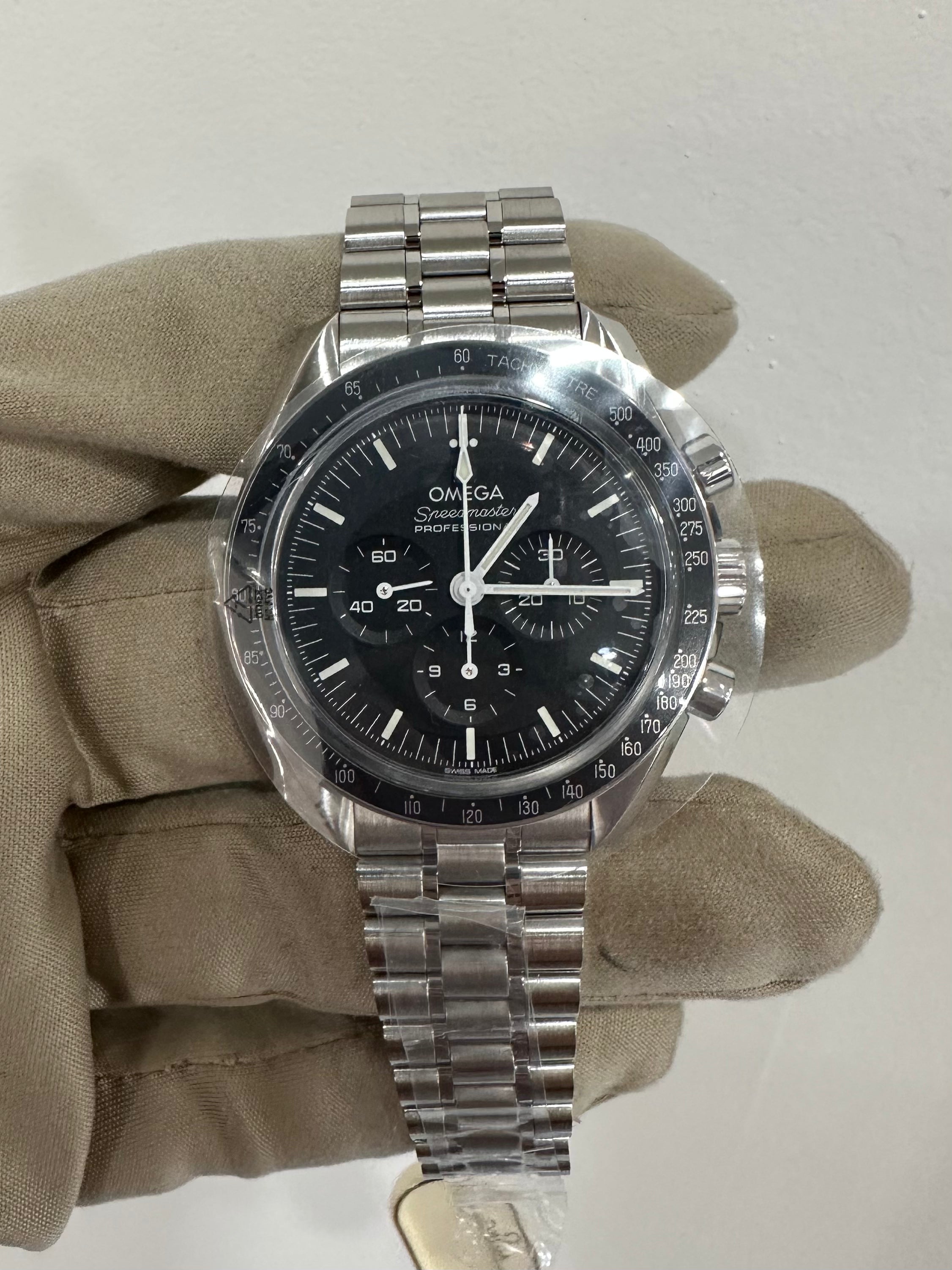 Speedmaster professional sapphire sandwich hotsell