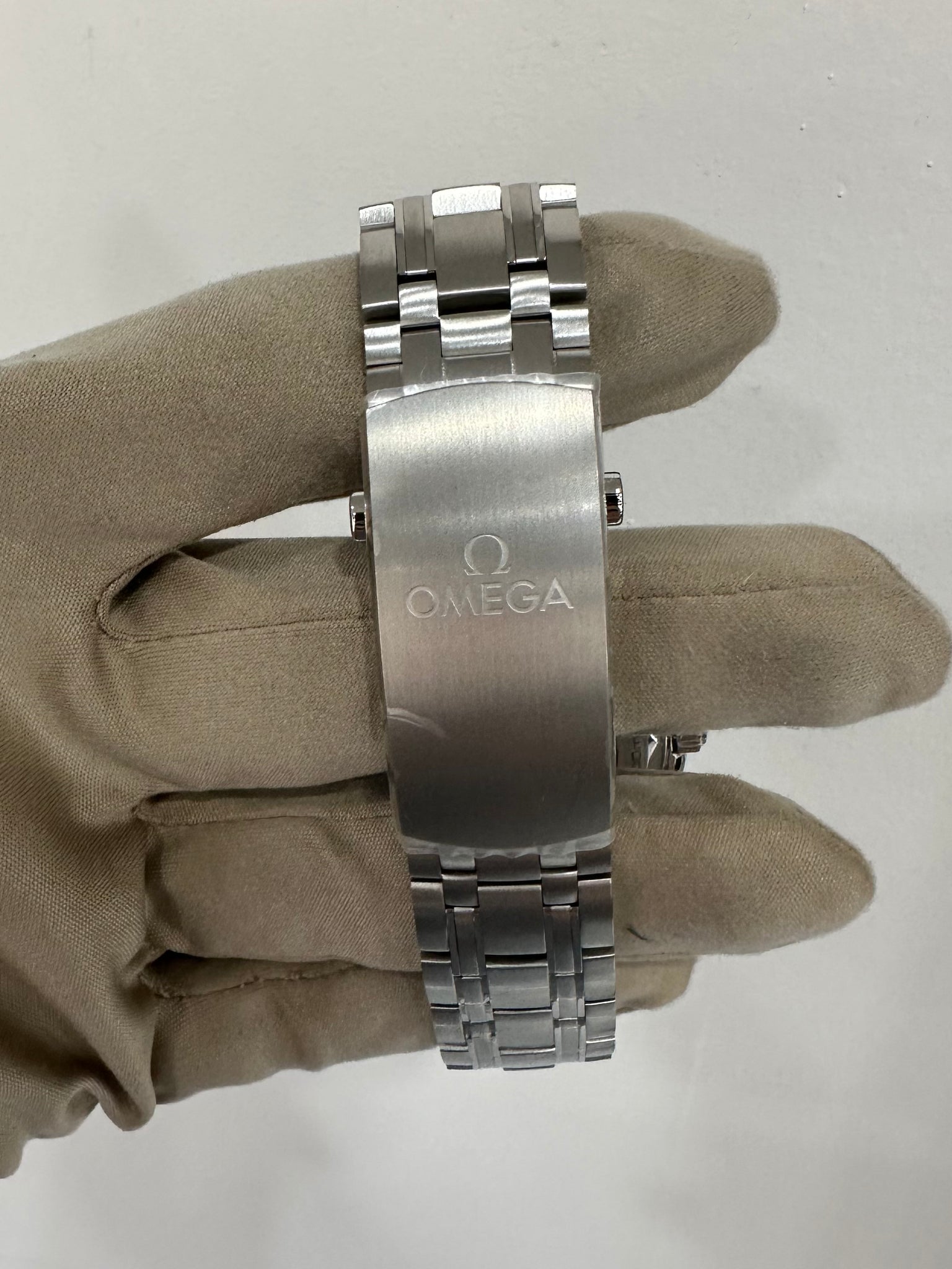Omega Seamaster 300M White Dial on Bracelet (Brand New)