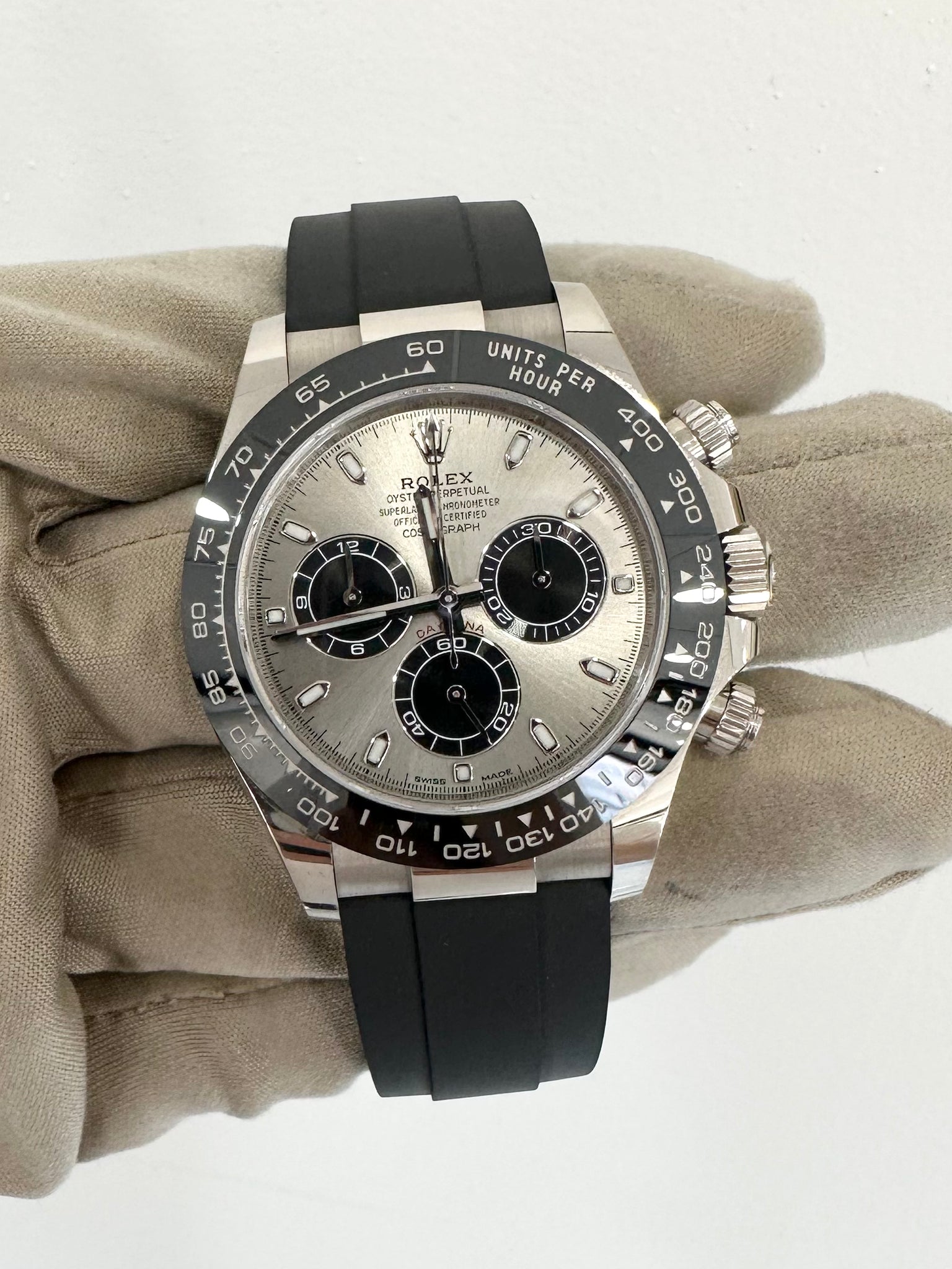 Rolex Daytona White Gold with Grey Dial on Oysterflex (Pre-owned)